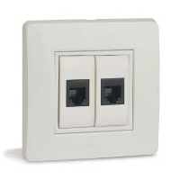 DKC Розетка компьютерная RJ-45, кат.5Е(компл-ся 1 мод. AMP,код 406372-2),слоновая кость RAL 9001 (75