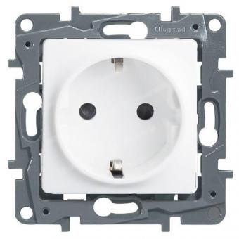 Розетка  на два контакта с заземлением 16 A - 250 В Legrand Etika  белая
