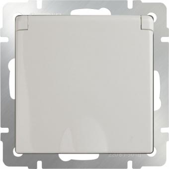 Розетка влагозащищенная IP44 с заземлением, защитной крышкой и шторками Werkel (слоновая кость)