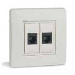 DKC Розетка компьютерная RJ-45, кат.5Е(компл-ся 1 мод. AMP,код 406372-2),слоновая кость RAL 9001 (75