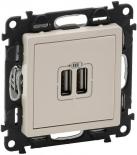 Зарядное устройство с двумя USB-разъемами 240В/5В 1500мА с накладкой Legrand Valena Life слоновая кость