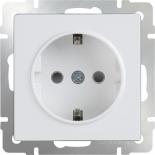 Розетка влагозащищенная IP44 с заземлением и шторками Werkel (белая)